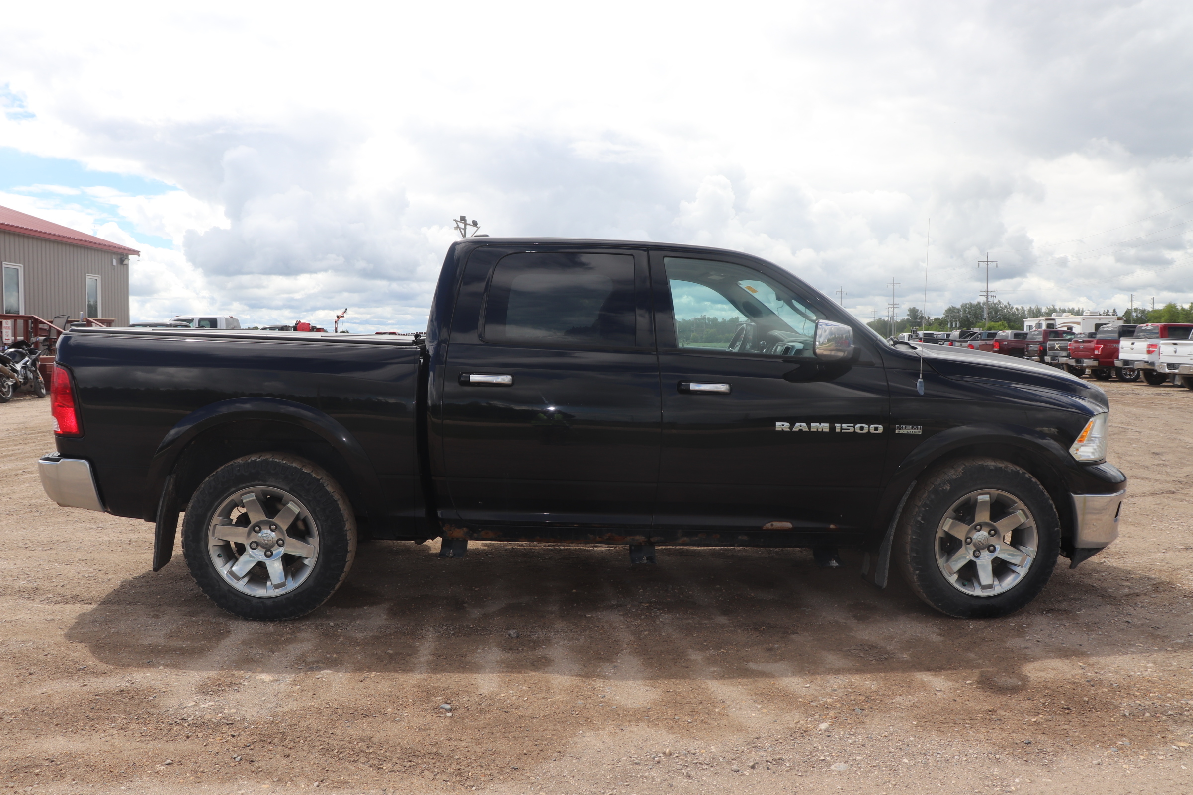 2012 RAM 1500 (R)(J)(6) Laramie Crew Cab 4WD - 5
