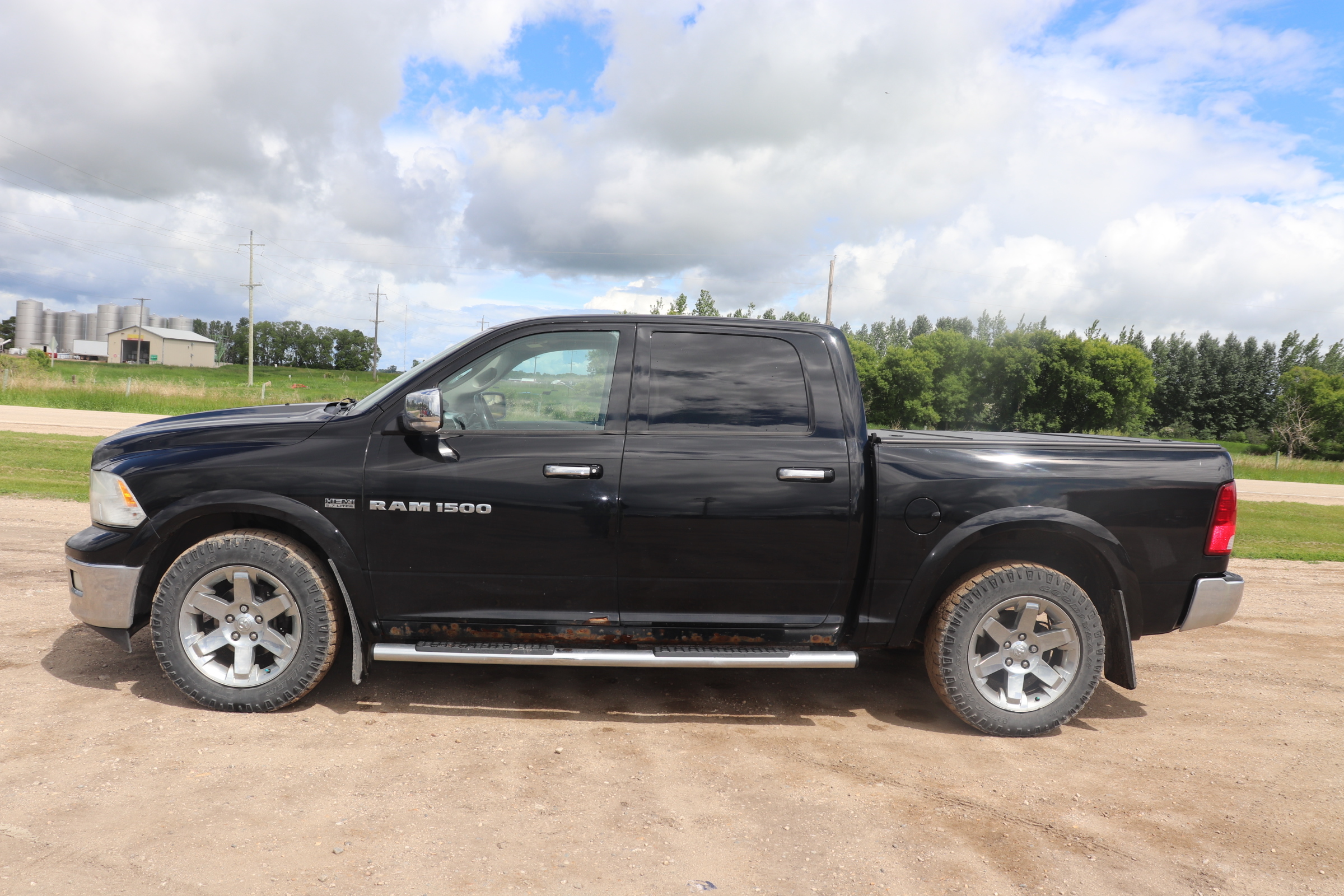 2012 RAM 1500 (R)(J)(6) Laramie Crew Cab 4WD - 4