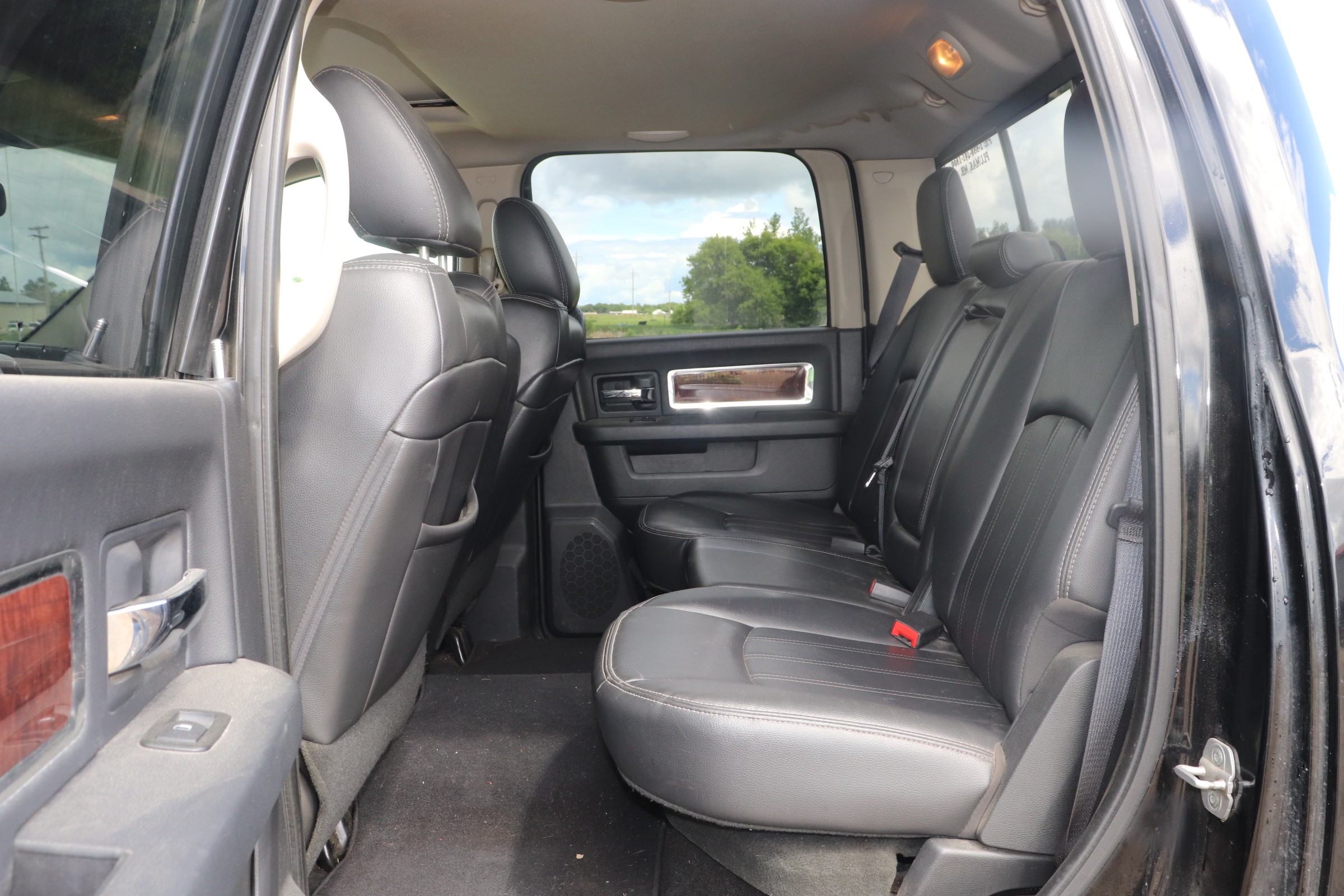 2012 RAM 1500 (R)(J)(6) Laramie Crew Cab 4WD - 11
