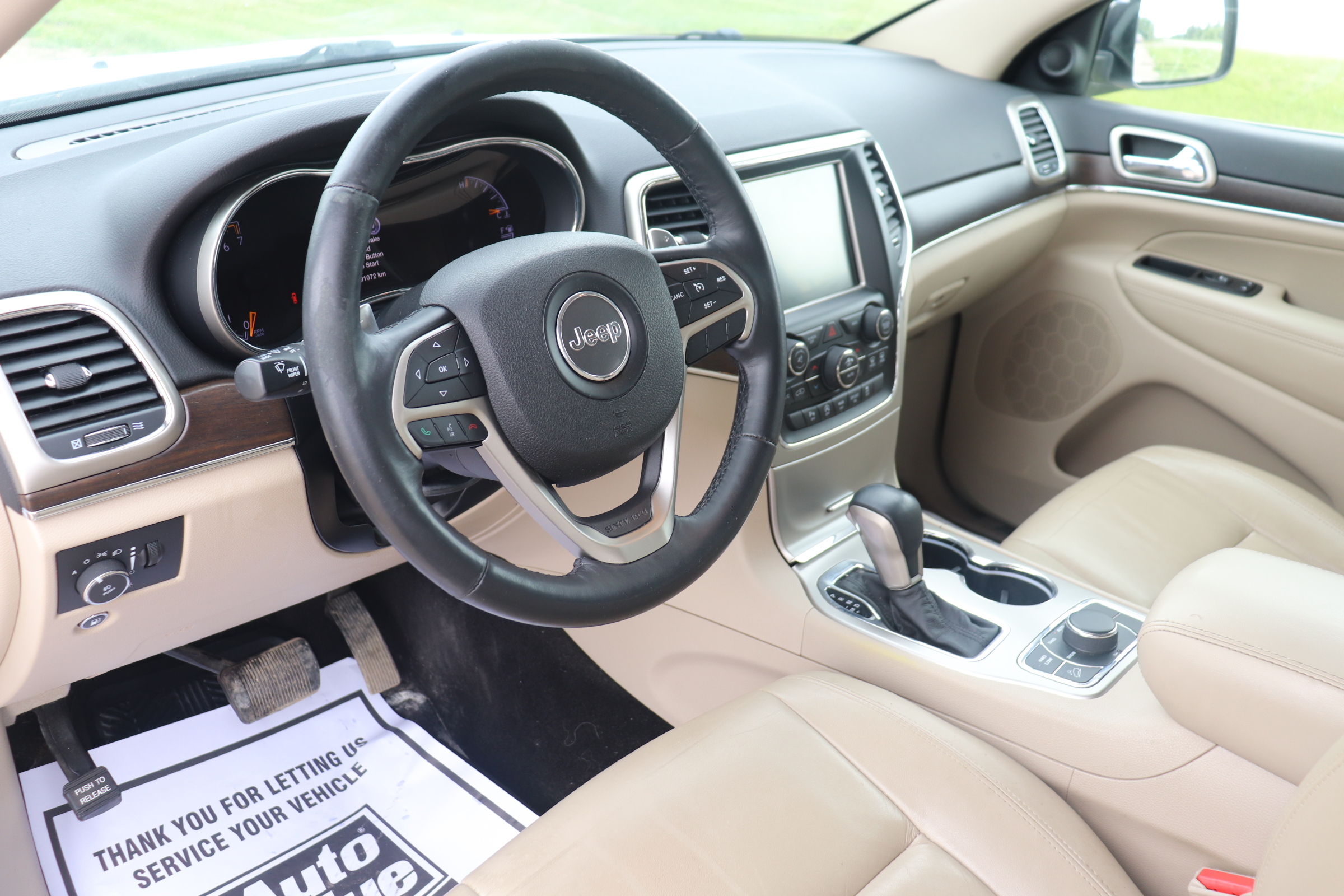 2016 Jeep Grand Cherokee (R)(Q)(5) Limited 4WD - 12