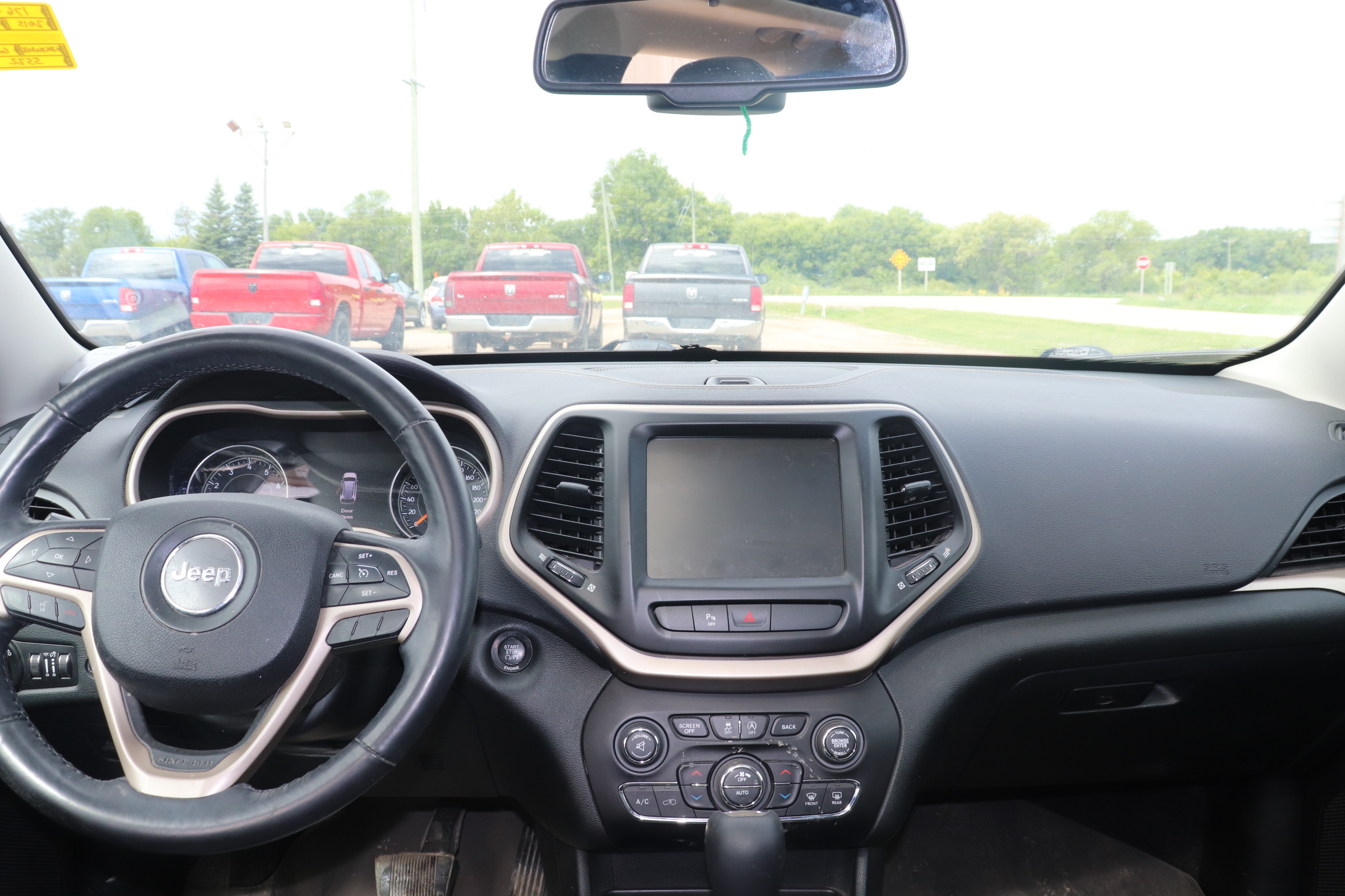 2015 Jeep Cherokee (R)(I)(5) Limited 4WD - 12