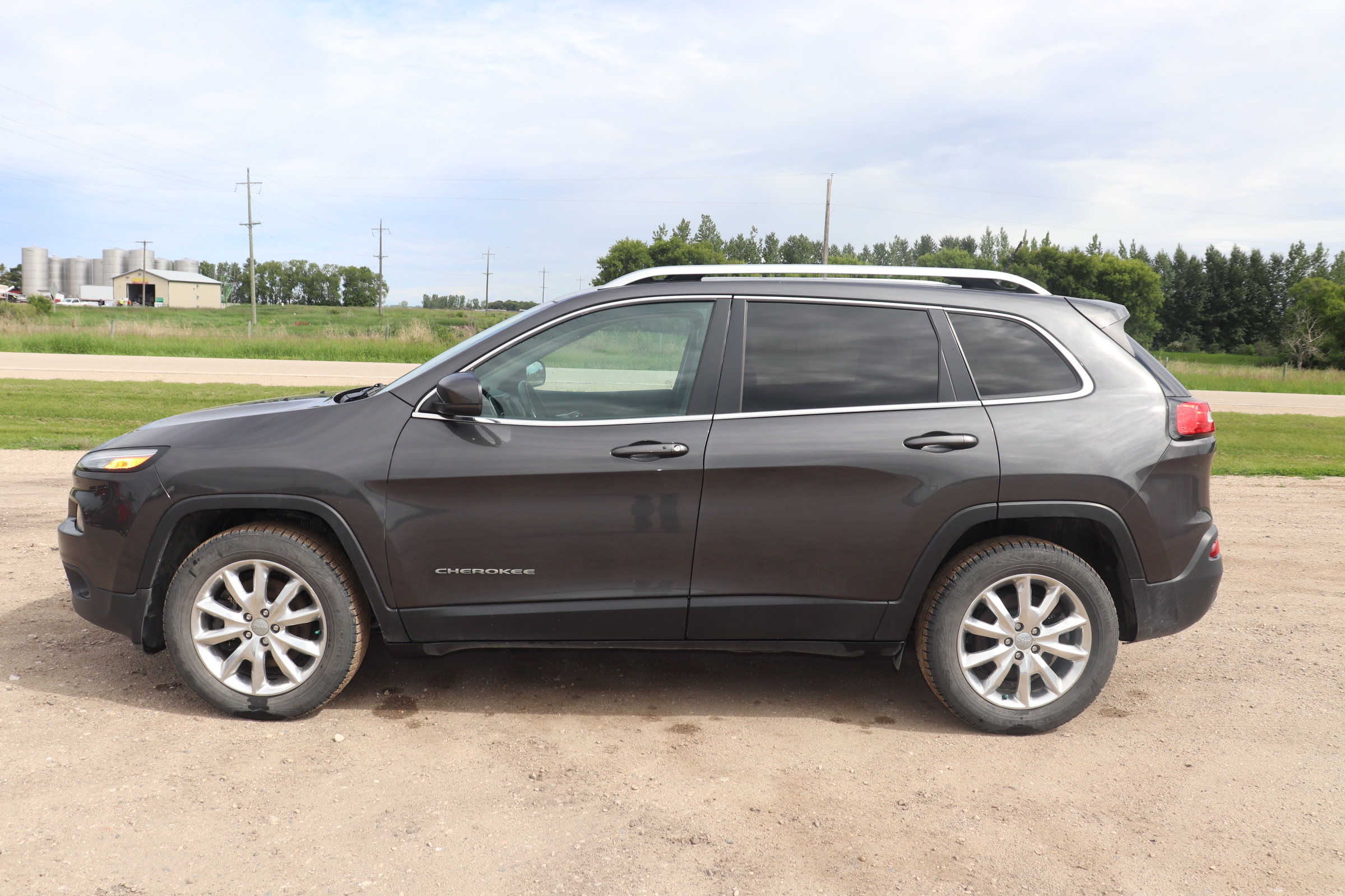 2015 Jeep Cherokee (R)(I)(5) Limited 4WD - 5