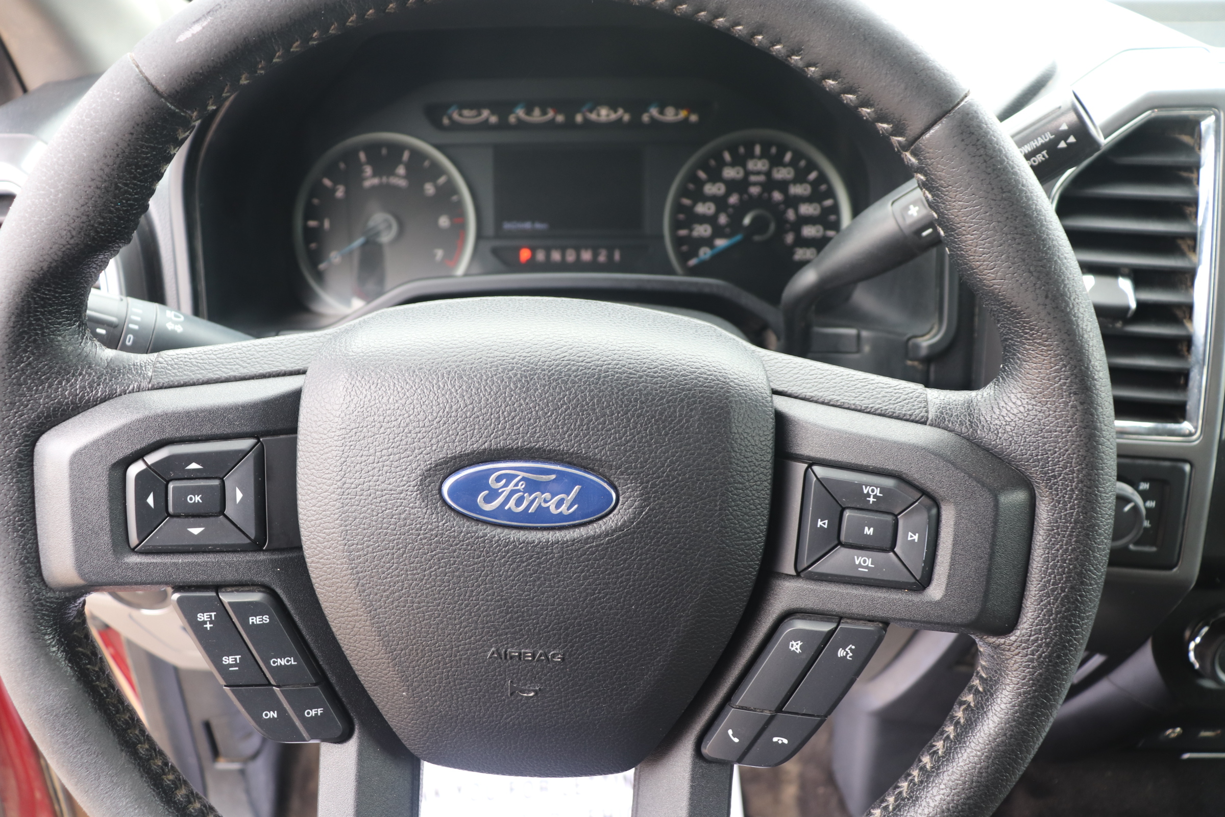 2015 Ford F-150 (R)(N)(6) XL SuperCrew 5.5-ft. Bed 4WD - 13