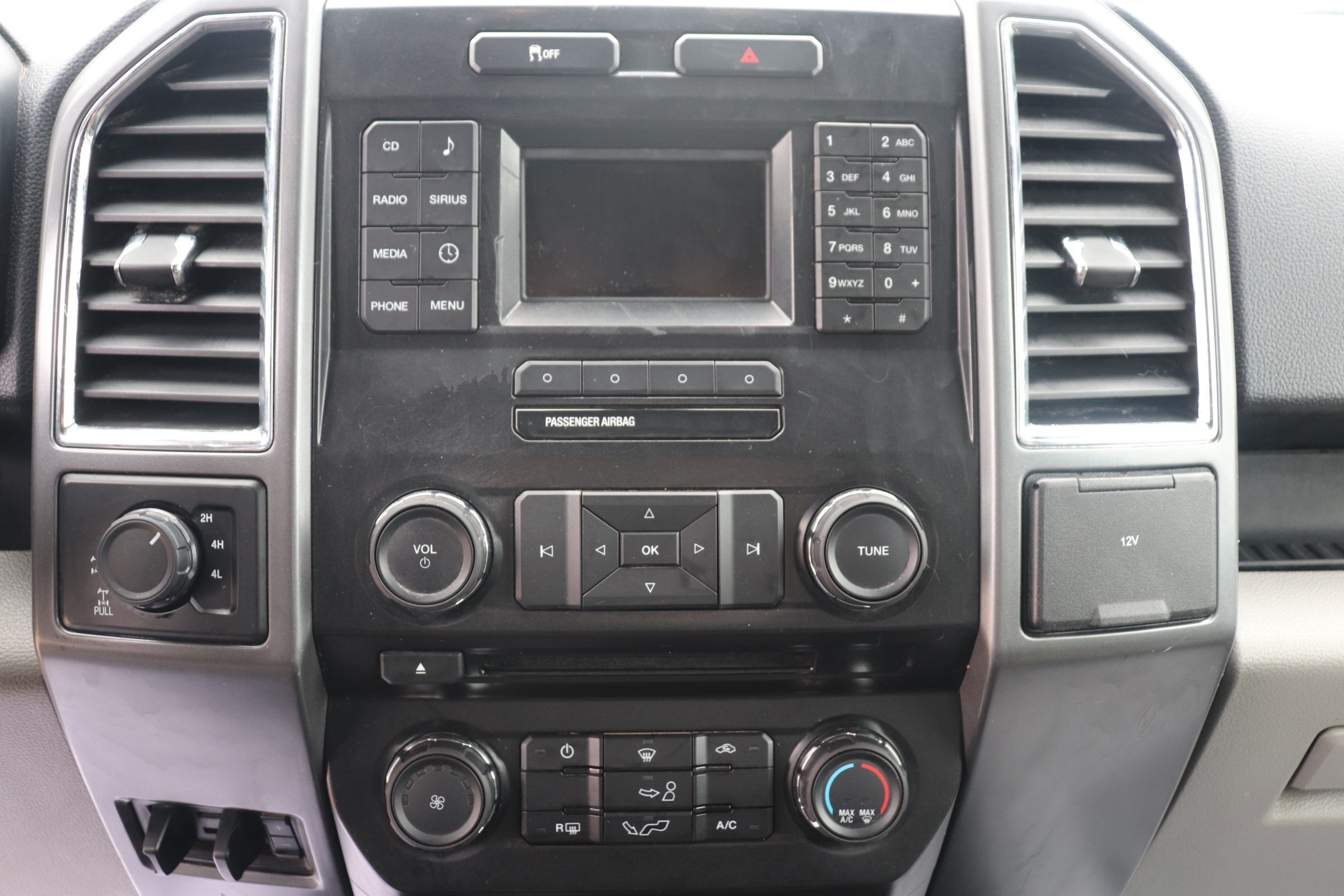 2015 Ford F-150 (R)(N)(6) XL SuperCrew 5.5-ft. Bed 4WD - 14