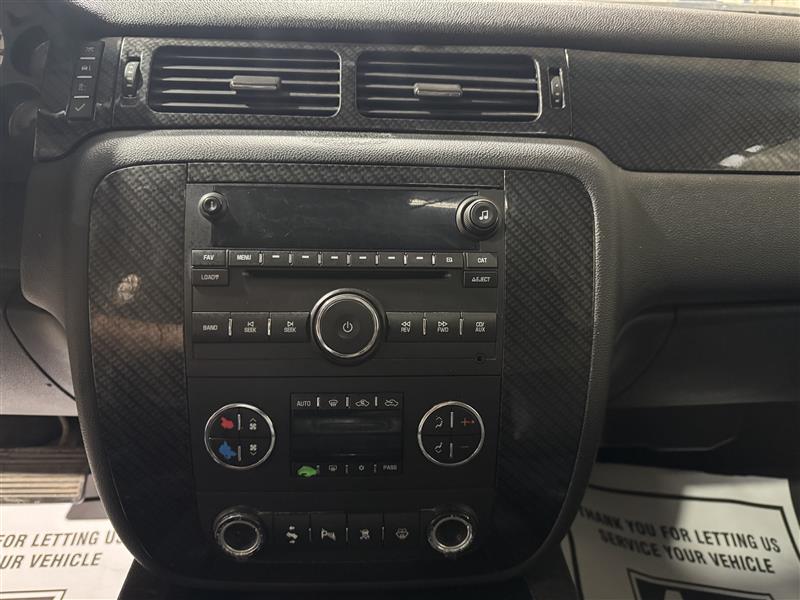2008 Chevrolet Avalanche (R)(G)(5) LTZ 4WD - 13