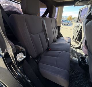 2014 Jeep Wrangler Unlimited Sport 4WD photo 19