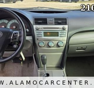 2009 Toyota Camry SE photo 31
