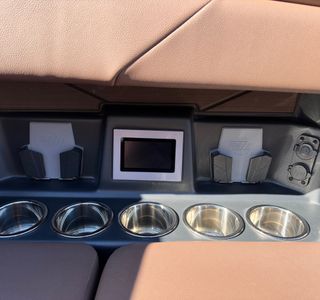 2025 Malibu M242 photo 20