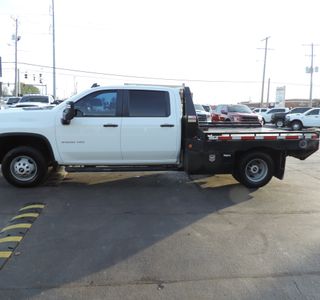 2021 Chevrolet Silverado 3500HD Work Truck Crew Cab Long Box 4WD photo 2