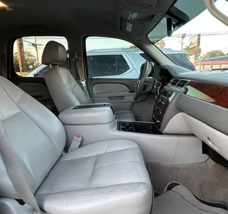 2014 Chevrolet Tahoe LT 2WD photo 16