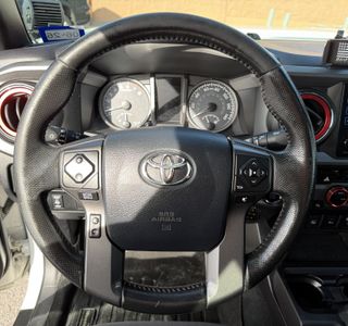 2016 Toyota Tacoma TRD OFF-ROAD V6 6AT 4WD photo 14