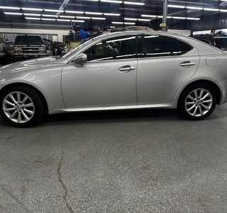 2009 Lexus IS IS 250 AWD 6-Speed Sequential photo 8