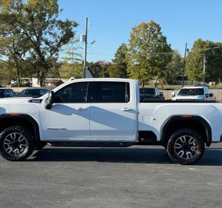 2020 GMC Sierra 2500HD AT4 Crew Cab 4WD photo 8