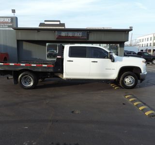 2021 Chevrolet Silverado 3500HD Work Truck Crew Cab Long Box 4WD photo 3