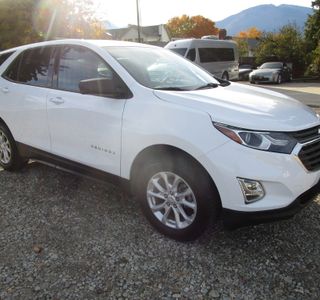 2018 Chevrolet Equinox LS AWD photo 1
