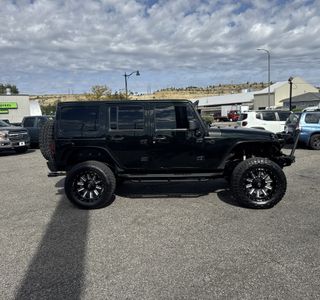 2012 Jeep Wrangler Unlimited Sahara 4WD photo 5