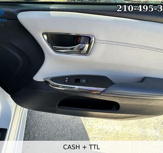 2013 Toyota Avalon Hybrid Limited photo 37