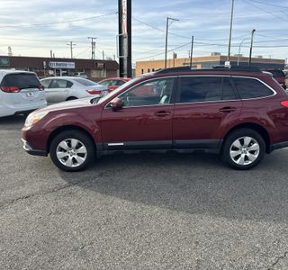 2012 Subaru Outback 2.5i Limited photo 1