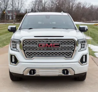 2020 GMC Sierra 1500 Denali Crew Cab Long Box 4WD photo 2