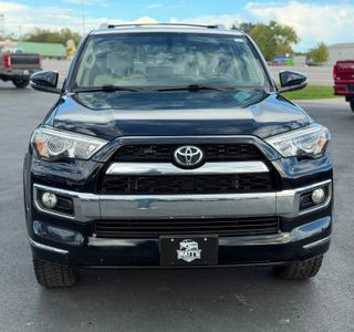 2017 Toyota 4Runner Limited 4WD V6 photo 2