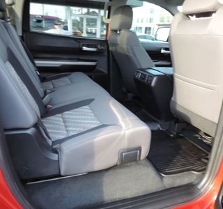 2019 Toyota Tundra CrewMax SR5 4WD photo 17