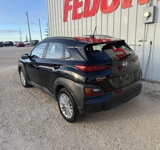 2021 Hyundai Kona AWD photo 2