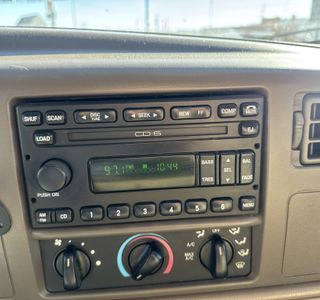 2001 Ford F-350 SD XLT Crew Cab Long Bed 4WD DRW photo 17