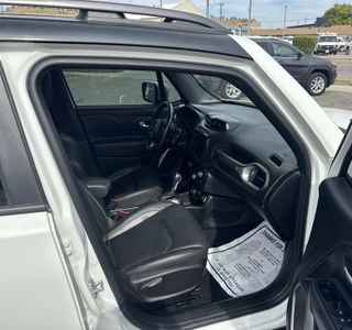 2019 Jeep Renegade Latitude 4WD photo 13