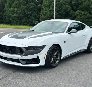 2025 Ford Mustang Dark Horse photo 1