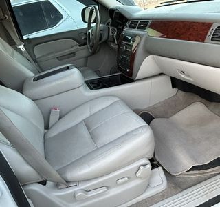 2014 Chevrolet Tahoe LT 2WD photo 13