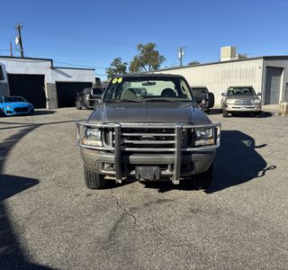 2004 Ford F-250 SD XL Crew Cab Long Bed 4WD photo 3