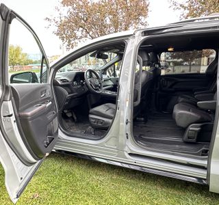 2025 Toyota Sienna XSE 7-Passenger AWD photo 20