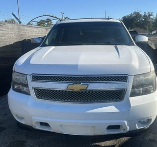 2014 Chevrolet Tahoe LT 2WD photo 3