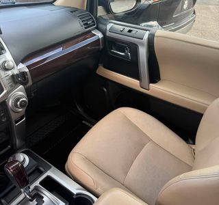 2017 Toyota 4Runner Limited 4WD V6 photo 11