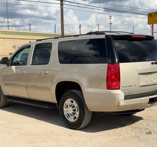 2011 GMC Yukon XL SLT-1 3/4 Ton 4WD photo 7