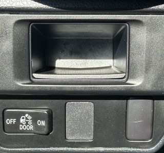 2017 Toyota Tacoma SR5 4WD photo 38