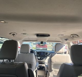 2018 Chrysler Pacifica Hybrid Touring L photo 16