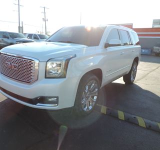 2016 GMC Yukon Denali 4WD photo 1