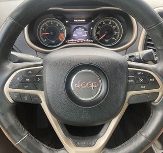 2014 Jeep Cherokee Limited FWD photo 19