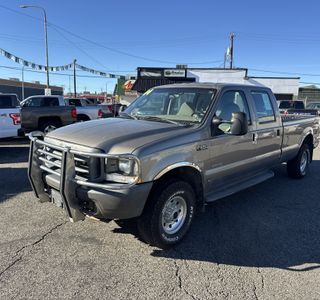 2004 Ford F-250 SD XL Crew Cab Long Bed 4WD photo 2