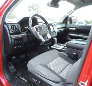 2019 Toyota Tundra CrewMax SR5 4WD photo 7
