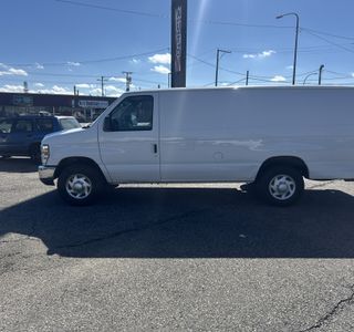 2008 Ford Econoline E350 Super Duty Extended photo 1