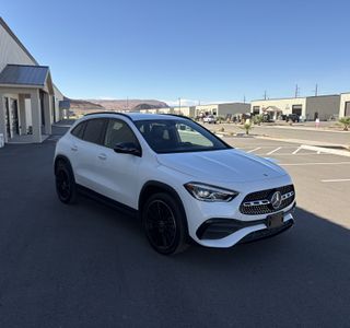 2022 Mercedes-Benz GLA-Class GLA250 photo 2
