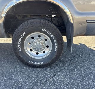 2004 Ford F-250 SD XL Crew Cab Long Bed 4WD photo 10