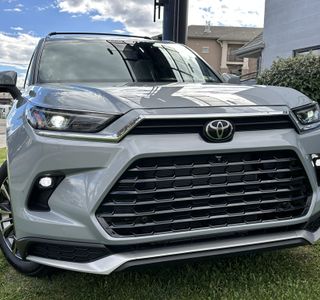 2026 Toyota Grand Highlander Hybrid MAX Platinum AWD photo 4