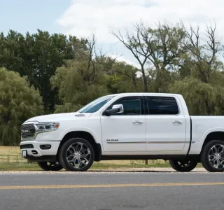 2019 RAM 1500 Limited Crew Cab SWB 4WD photo 4