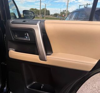 2017 Toyota 4Runner Limited 4WD V6 photo 21