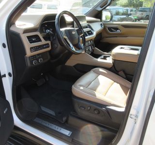 2022 Chevrolet Suburban Premier 4WD photo 15