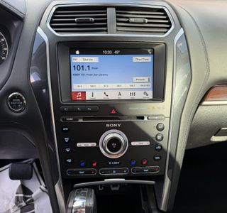 2018 Ford Explorer Platinum AWD photo 15