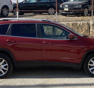 2014 Jeep Cherokee Limited FWD photo 6
